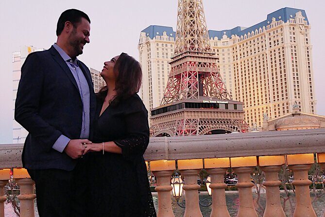 1.5-Hour Las Vegas Strip Limo Tour with Champagne and Photographs - Key Points
