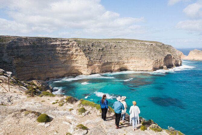 1 Day Aboriginal Cultural Tour of Port Lincoln - A Walk and a Feast at Parnkalla Trail and Shelly Beach