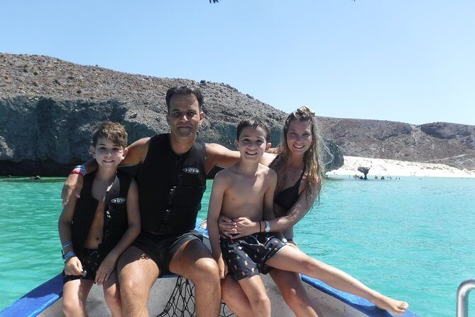 1 Day Espiritu Santo Island Wonders, Sea Lions and Paddleboard Adventure - Lunch on a Pristine Beach