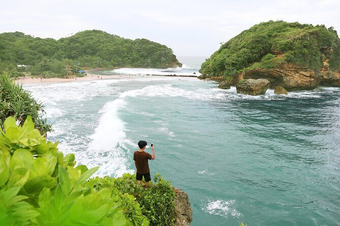 1 Day - Malang Beaches and Island Hopping // 06:30 - 17:30 - The Sum Up