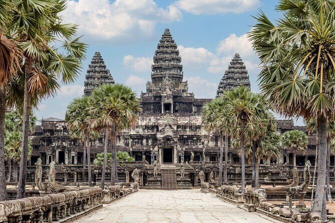 1-Day private Angkor Temple Tour with Sun Rise by Tuk Tuk from Siem Reap - Key Points