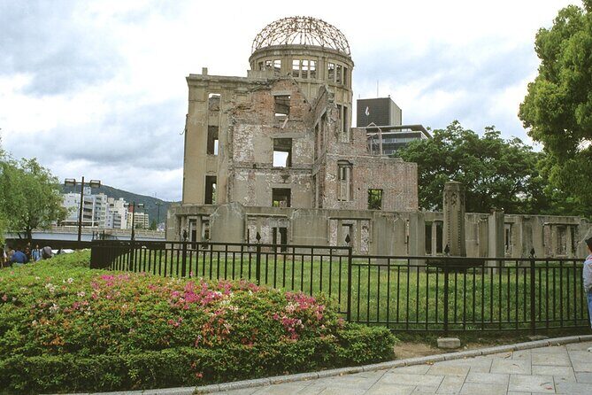 1-Day Private Sightseeing Tour in Hiroshima and Miyajima Island - The Charm of Miyajima Island