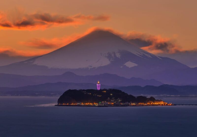 1-Day trip: Kamakura City (Enoshima/Shonan/Beach) - The Experience of a Knowledgeable Driver