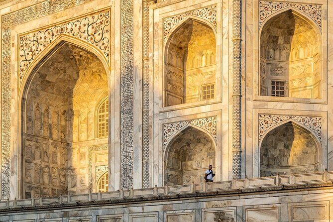 1-Day Trip to The Taj Mahal and Agra with Both side Commercial Flights - Logistics and What You Should Know