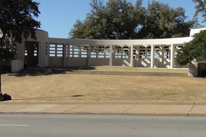 1-Hour JFK Assassination Walking Tour - Authentic Perspectives from Travelers