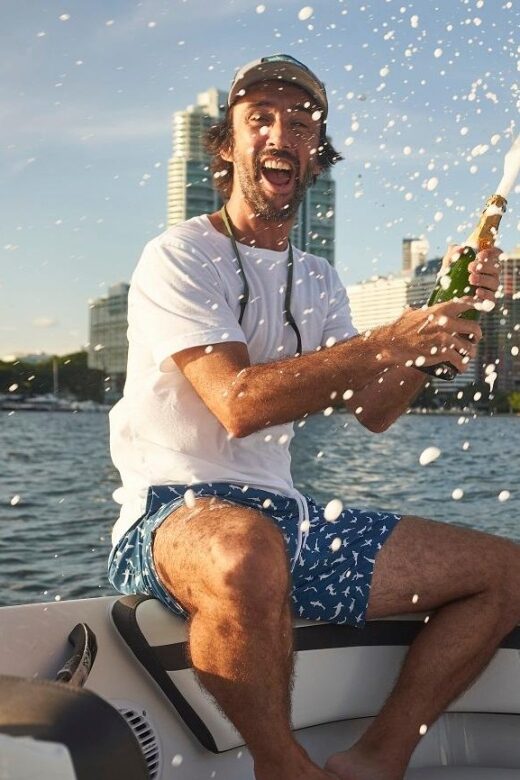 1 hour Miami Private Boat Ride with champagne and captain - FAQ