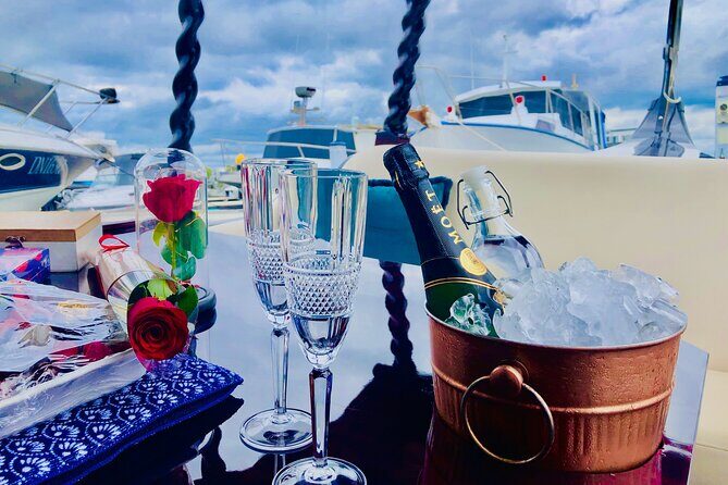 1 Hour Private Romantic Gondola Cruises in Banksia Beach - Gastronomy and Add-Ons