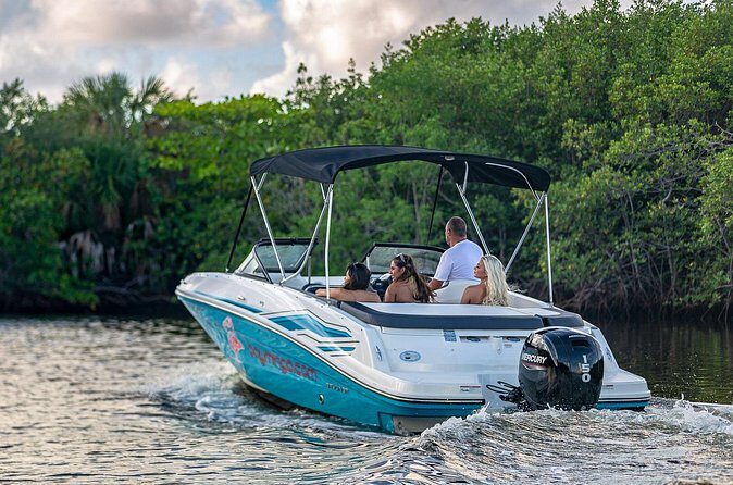 1 Hour-Relaxing Private Boat Tour - Fort Lauderdale (Up to 6 Pax) - The Sum Up