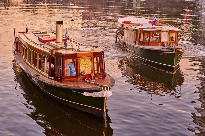 1 Hour Sight seeing Melbourne River Cruise on historic vessel - An In-Depth Look at the Melbourne Yarra River Cruise
