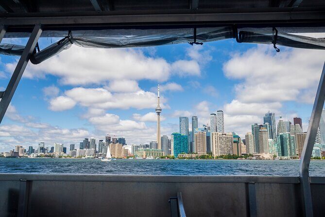 1-Hour Toronto Harbour Tour with Live Narration - Key Points