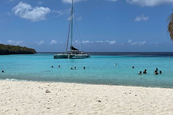 10 Seats Private Van Beach hopping (AC) - FAQ