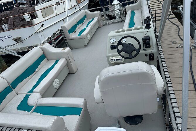 12 Passenger Pontoon Rental - Why Consider the 12-Passenger Pontoon Rental?