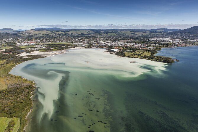 15-Minute Crater Lakes Flight by Floatplane from Rotorua - A closer look at the flight experience