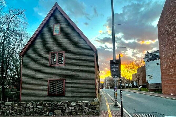 1692 Bloodbath Adult Ghost Tour - Key Points