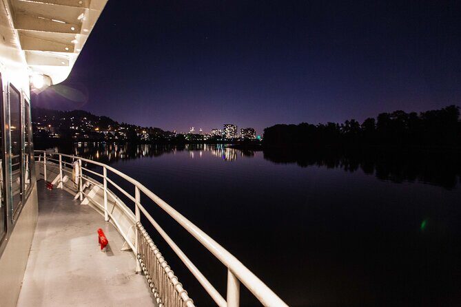 2.5-hour Dinner Cruise on Willamette River - Who Should Consider This Cruise?