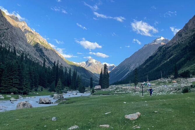 2-Day Adventure Yssyk Kul lake, Canyon, Yurt Stay and Eagle Show - Key Points