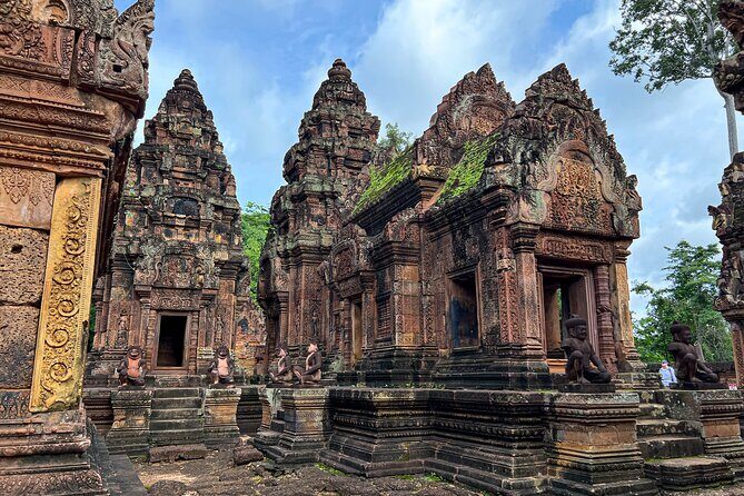 2-Day Angkor Wat and Banteay Srei Temple Tour - Day 1: Dawn and Discovery at Iconic Angkor