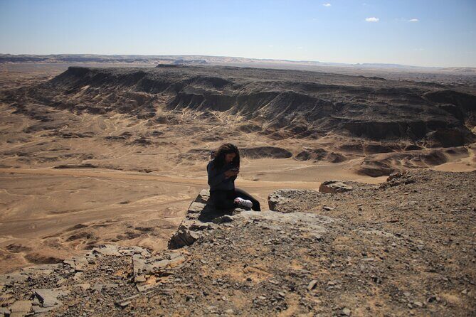 2-Day Black and White Deserts Tour w/ Desert Activities in Egypt - Transportation and Convenience