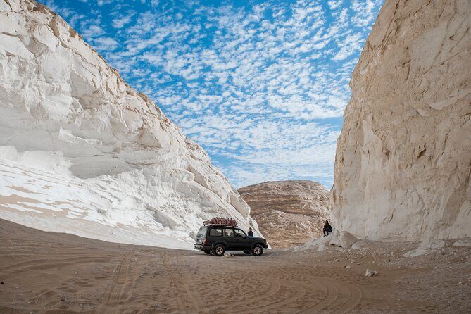 2-Day Black & White Desert, Crystal Mountain, option Pyramid tour - FAQ