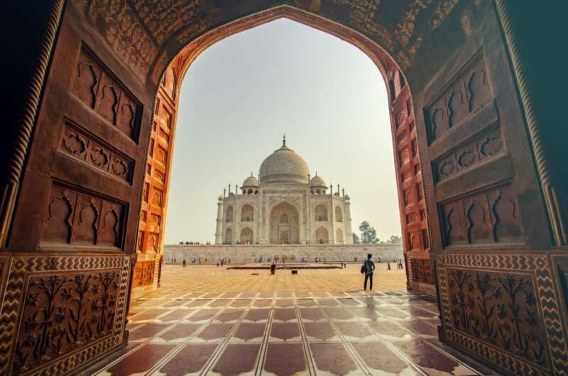2 Day Guided Tour of Taj Mahal, Agra City and Fatehpur Sikri - An In-Depth Look at the 2-Day Tour