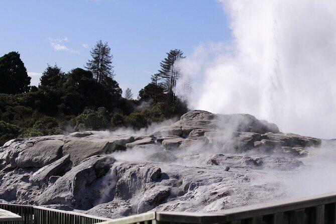 2-Day Hobbiton, Rotorua, Waitomo Caves Tour from Auckland with Accommodation - FAQ