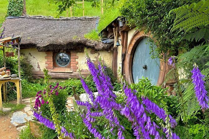 2 Day Hobbiton Waitomo Caves Raglan Private Tour from Hamilton - Authentic Experiences and Expert Guides