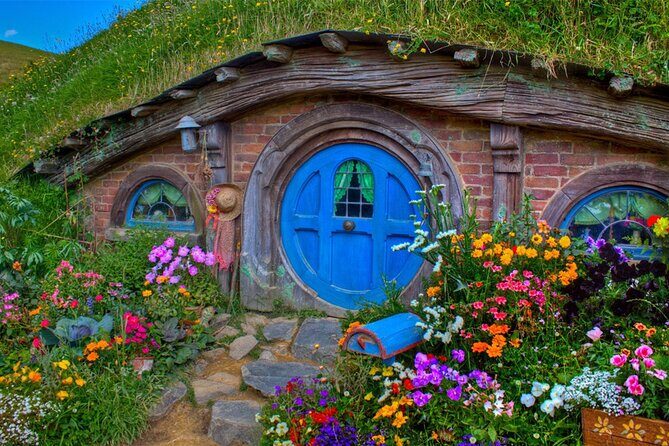2 Day Hobbiton Waitomo Caves Raglan Private Tour from Hamilton - Who Is This Tour For?