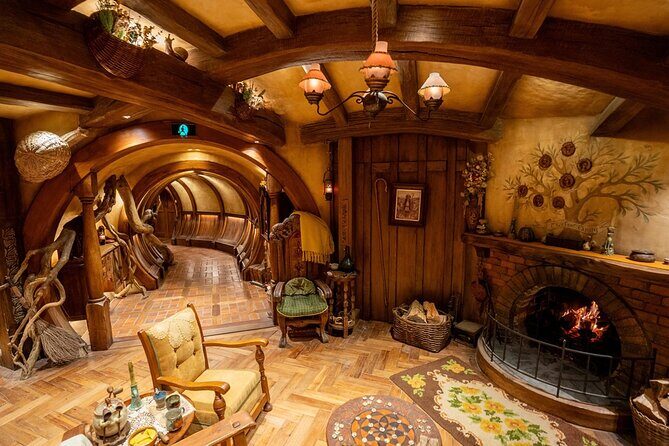 2 Day Hobbiton Waitomo Caves Raglan Private Tour from Hamilton - FAQ