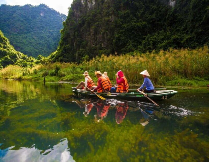 2-Day Ninh Binh Tour with Accommodation & Meals, Small Group - Exploring the 2-Day Ninh Binh Tour with Accommodation & Meals