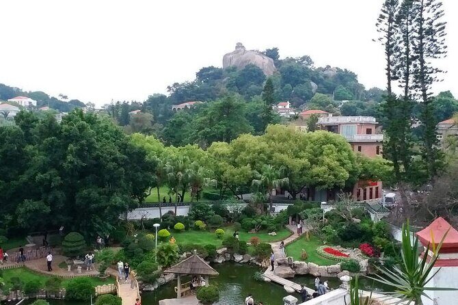 2-Day Private Sightseeing Tour of Xiamen City Highlights and Toulou Cluster - Exploring the First Day: Urban Charm & Natural Beauty