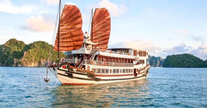 2-Day Royal Palace Ha Long Bay & Ti Top Island Cruise - Food and Accommodation