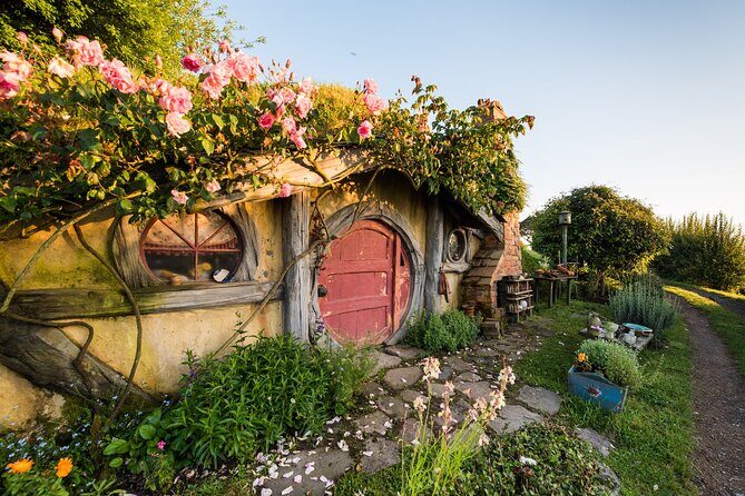 2 Day Tour Auckland to Hobbiton, Waitomo, Rotorua and Taupo - Exploring the Itinerary in Depth