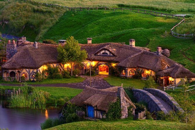 2 Day Waitomo Caves, Hobbiton Movie Set and Rotorua Tour from Auckland - The Itinerary: What to Expect Each Day