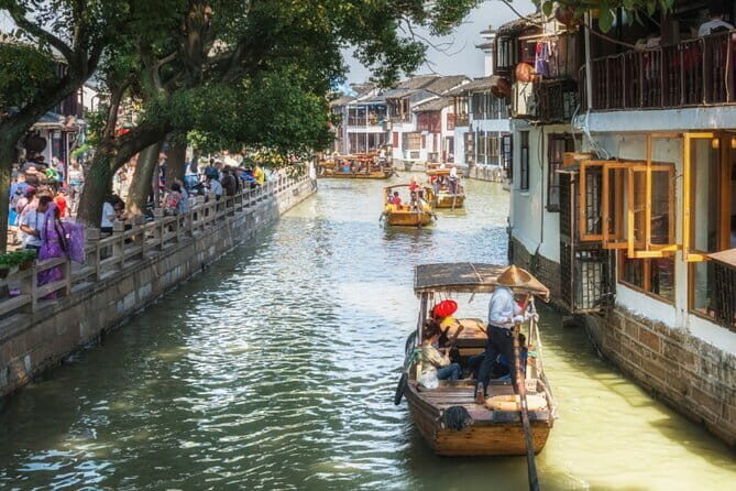 2-Day Zhujiajiao Water Town, Shanghai and Suzhou Private Tour - Day 1: Discovering Zhujiajiao and the Heart of Shanghai