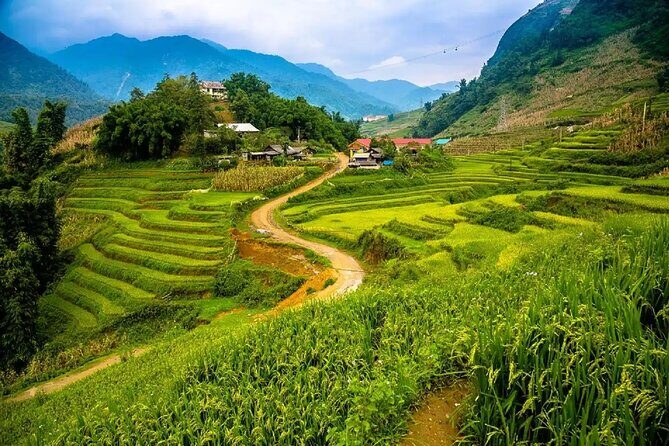 2 days 1 Night Sapa Trekking Group Tour - Starting from Hanoi — The Journey to the Mountains