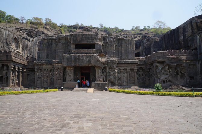 2-days Ajanta Ellora tour package by private cab from Aurangabad - Key Points