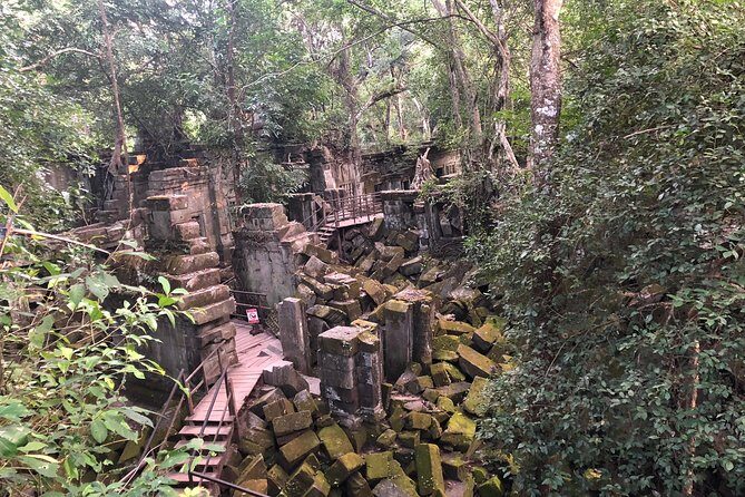 2 Days Discover Angkor Wat Complex and Cambodia's Villages Tours - Key Points