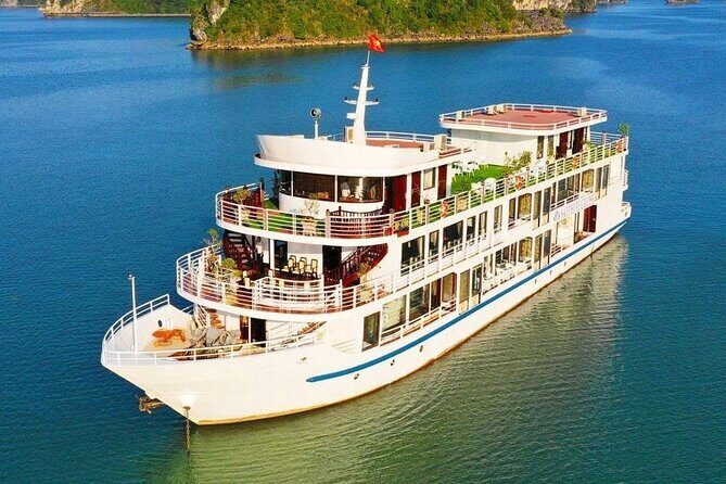 2 Days Halong Bay - Halong Sapphire Cruise - The First Day: From Land to Limestone Islands