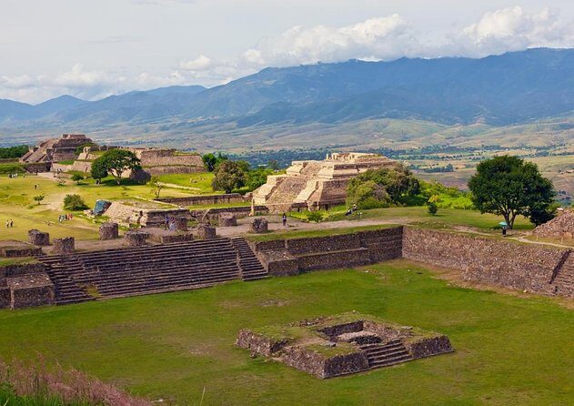 2 Days Oaxaca visiting Monte Albán, Mitla, Hierve el Agua, Mezcal - An Honest Look at the 2-Day Oaxaca Tour