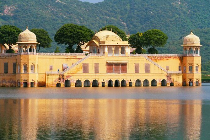 2 Days Private Golden Triangle Tour to Agra and Jaipur From Delhi - Transport and Comfort: What Travelers Can Expect