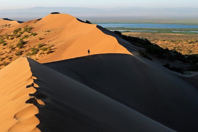 2 Days Tour: Altyn Emel National Park Singing Dunes & Aktau Mountains - Day Two: The Singing Dunes and Kazakh Hospitality