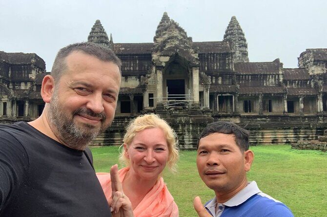 2 Days Tuk Tuk Private Tour of Angkor - Exploring the Temples: What to Expect