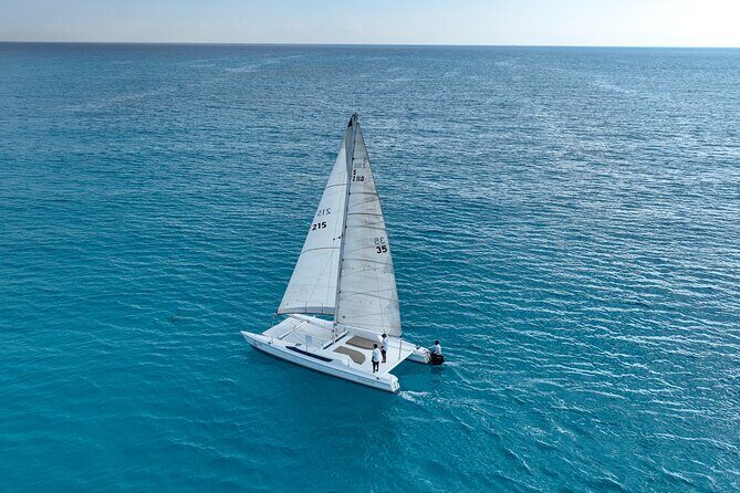 2 EN 1 Isla Mujeres Catamaran with Open Bar from Cancun - Departure and Meeting Point