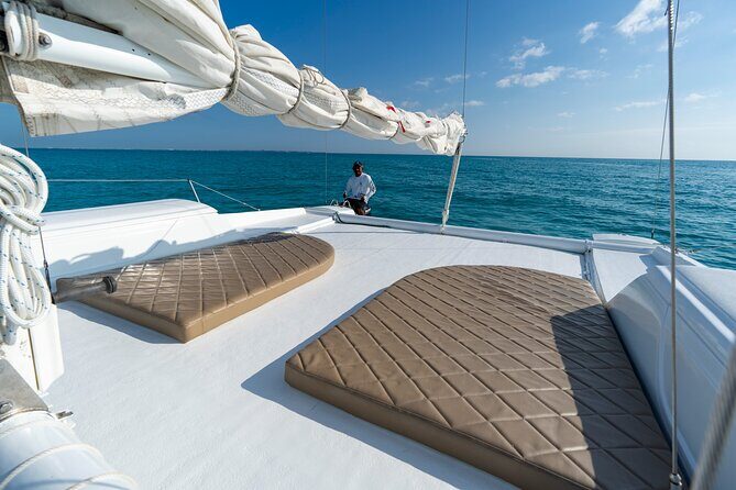 2 EN 1 Isla Mujeres Catamaran with Open Bar from Cancun - The Experience in Detail: What to Expect