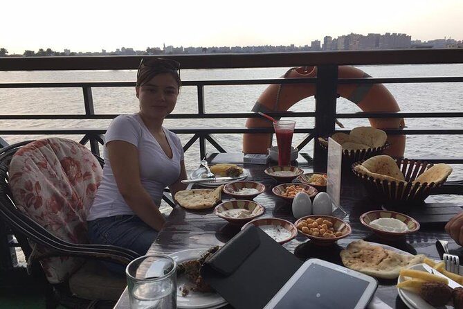 2 Hour Cairo Dinner Cruise on Nile river with live band - Who Should Consider This Tour?