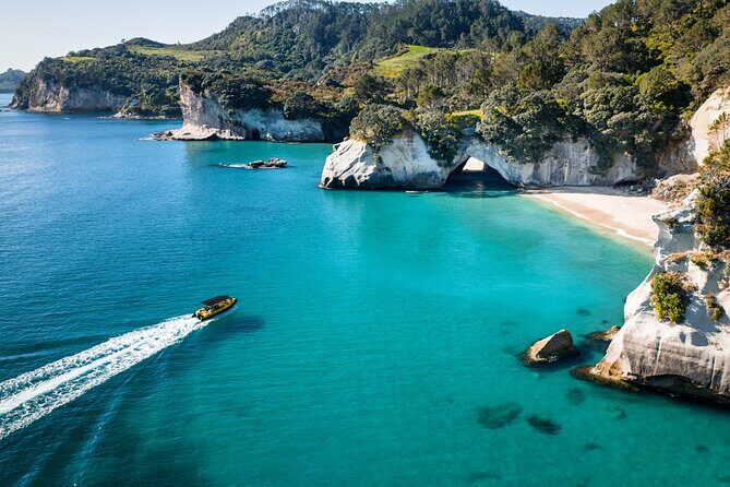 2 Hour Cathedral Cove and Volcanic Coast Cruise with Shade Canopy - Exploring the 2 Hour Cathedral Cove and Volcanic Coast Cruise with Shade Canopy