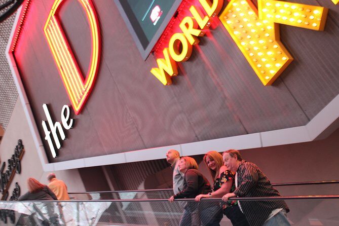 2-Hour Fremont Walking Tour with Photos and Champagne - The Sum Up