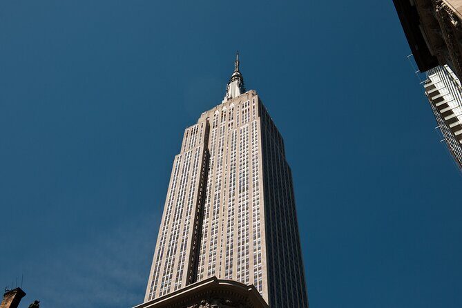 2 Hour Private Elf Movie Sites Guided Tour in New York City - Key Points