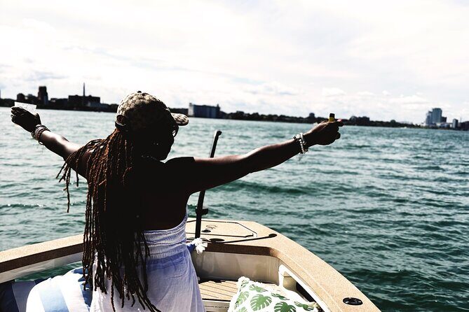 2 Hour Private Guided Luxury Electric Cruise on Detroit River - Exploring the Detroit River on a 2-Hour Electric Cruise