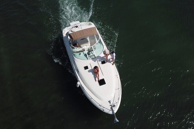 2-hour Private Sunset Cruise on a luxury yacht in Cancun Bay 25P18 - Key Points